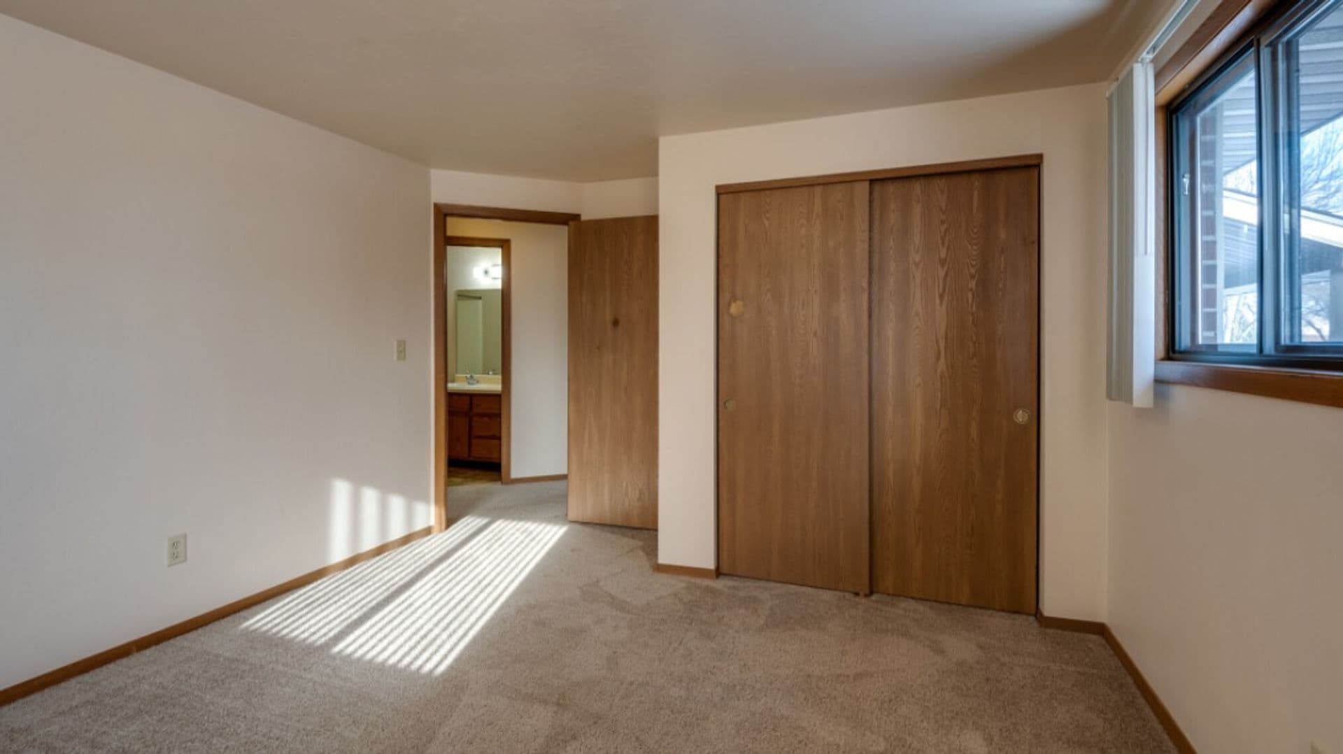 Pulaski Apartment: 495 Glenbrook Drive