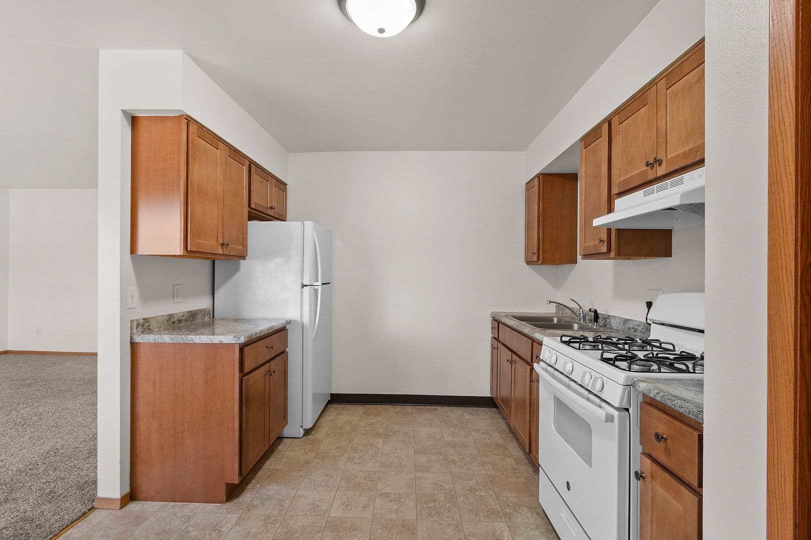 Marinette Apartment: 1129, 1130, 1145, 1205 & 1219 Cheri Blvd.