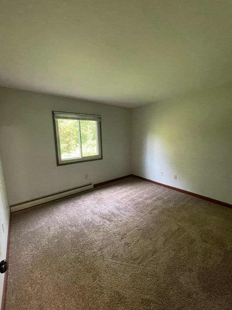 Lake Mills Apartment: 400 Browns Court