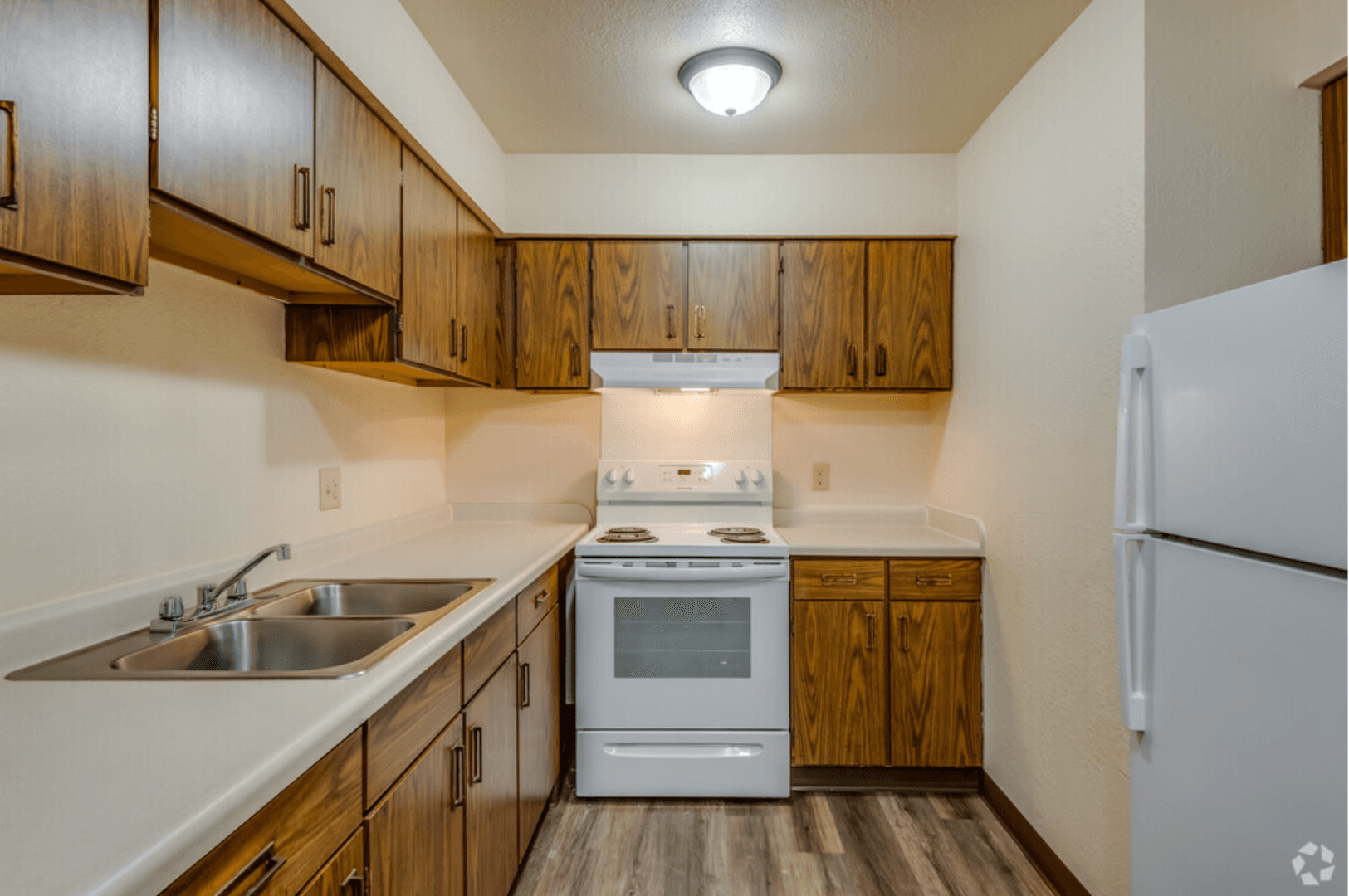 Oshkosh Apartment: 1770 - 1810 Taft Avenue