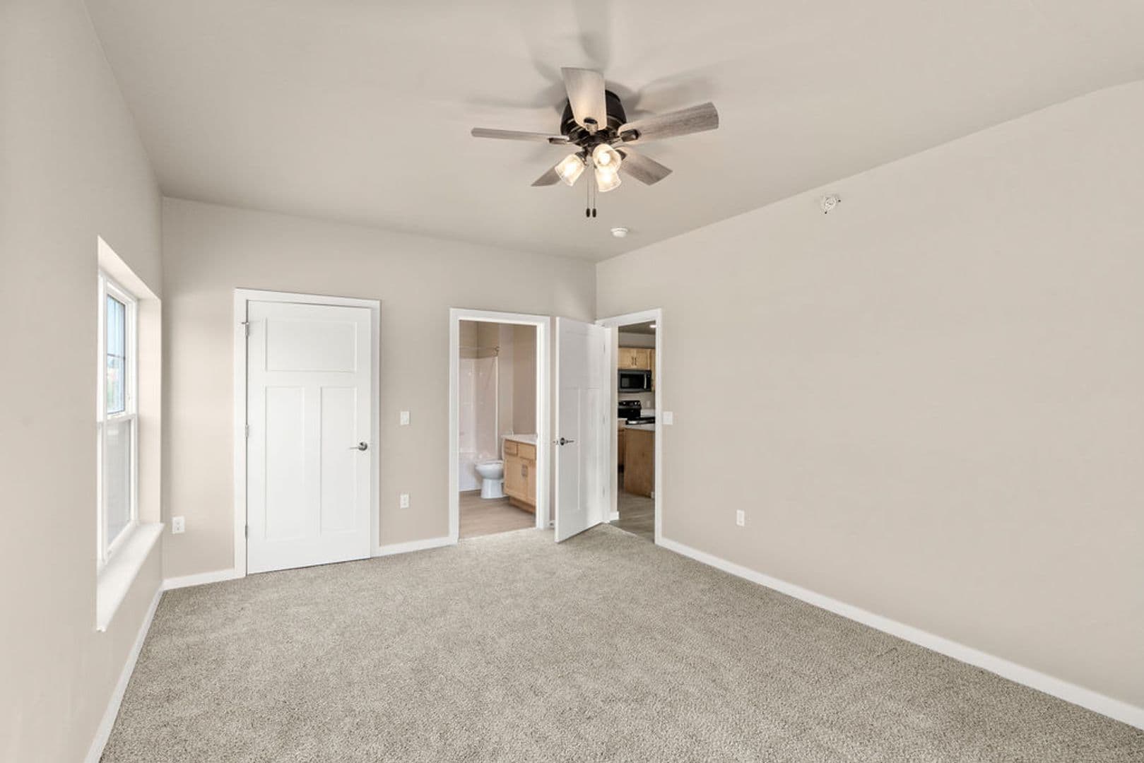 Johnson Creek Apartment: 175-200 Pondview Drive