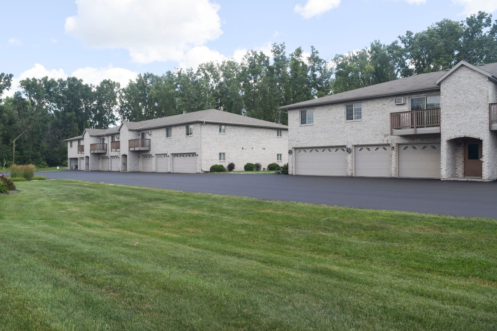Green Bay Apartment: 1045   1081 Roland Lane