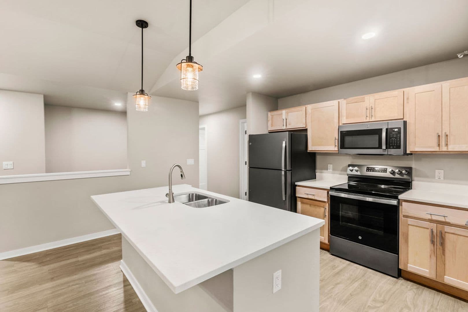 Johnson Creek Apartment: 175-200 Pondview Drive