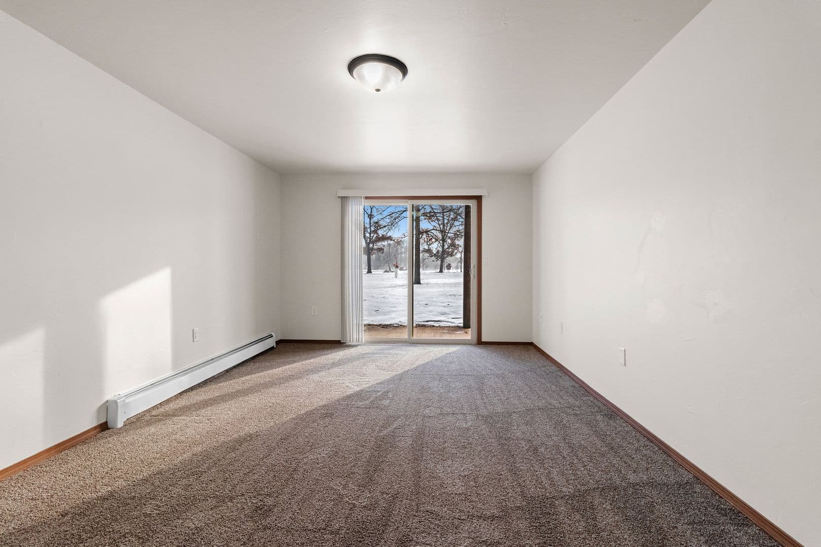 Green Bay Apartment: 1040, 1110, 1130 & 1140 Moraine Way
