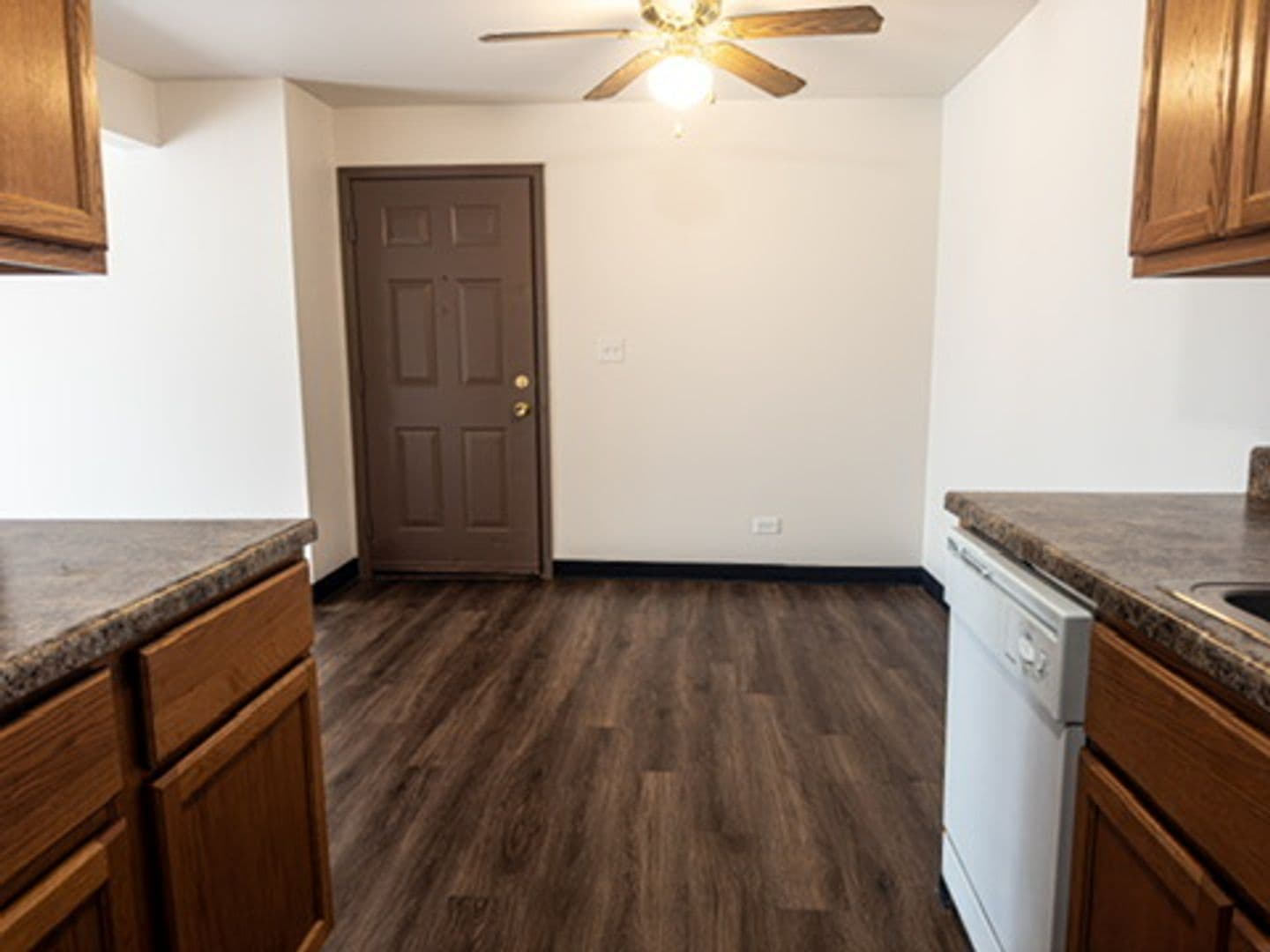Twin Lakes Apartment: 1601 - 1761 Wilmot Avenue