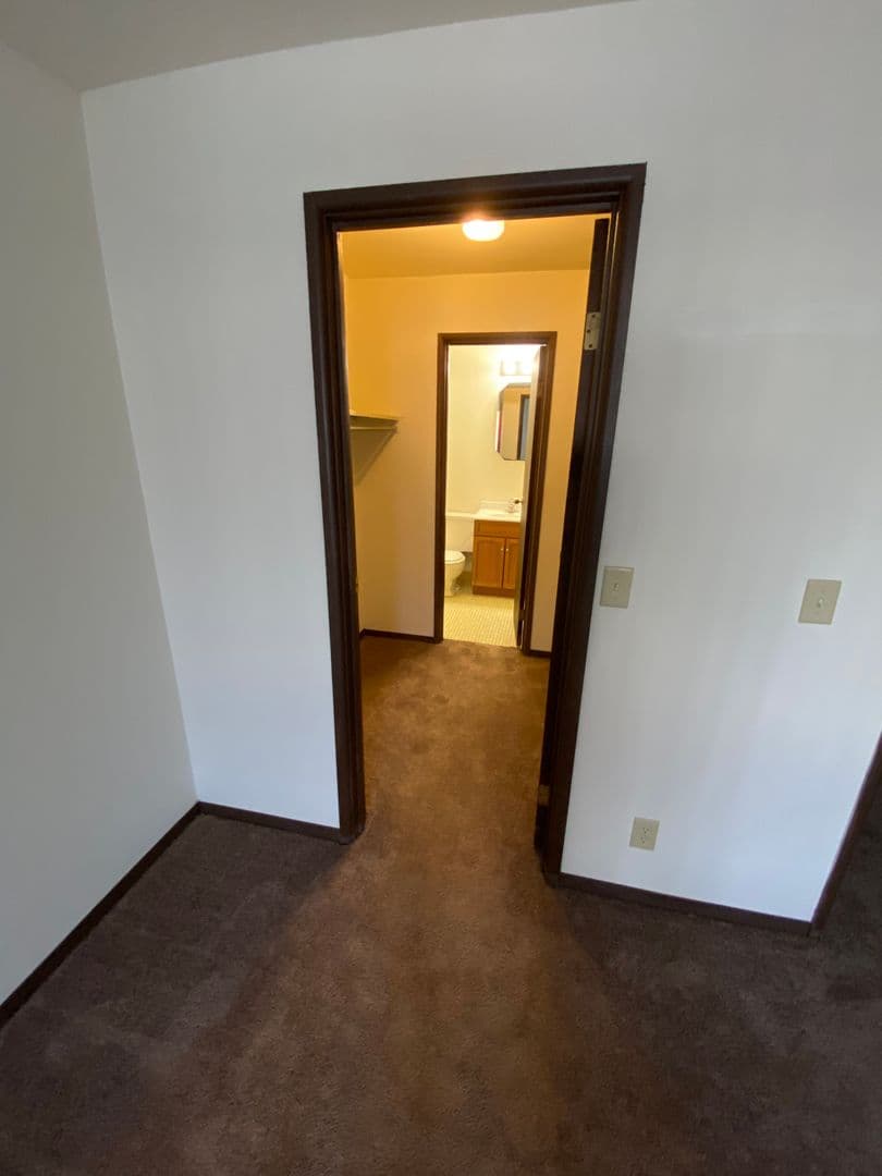 Stevens Point Apartment: 301-327 Michigan Avenue, 2516-2540 Fifth Avenue, 100-124 Minnesota Avenue