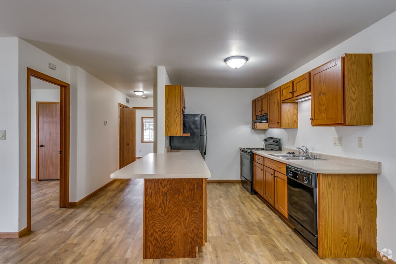 Green Bay Apartment: 2008 2108 Memorial Drive