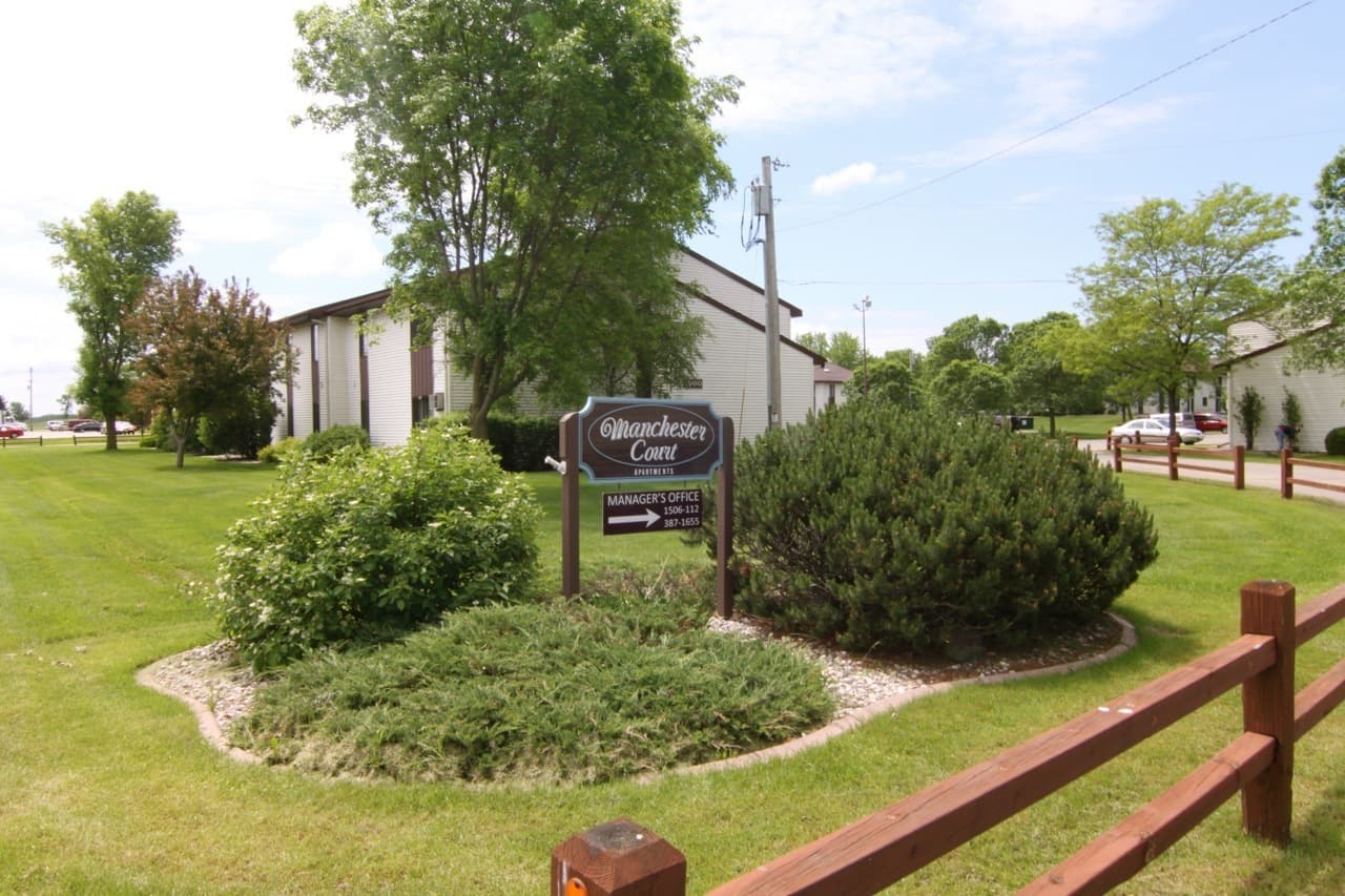 Marshfield Apartment: 1500   1508 S. Adams Ave.