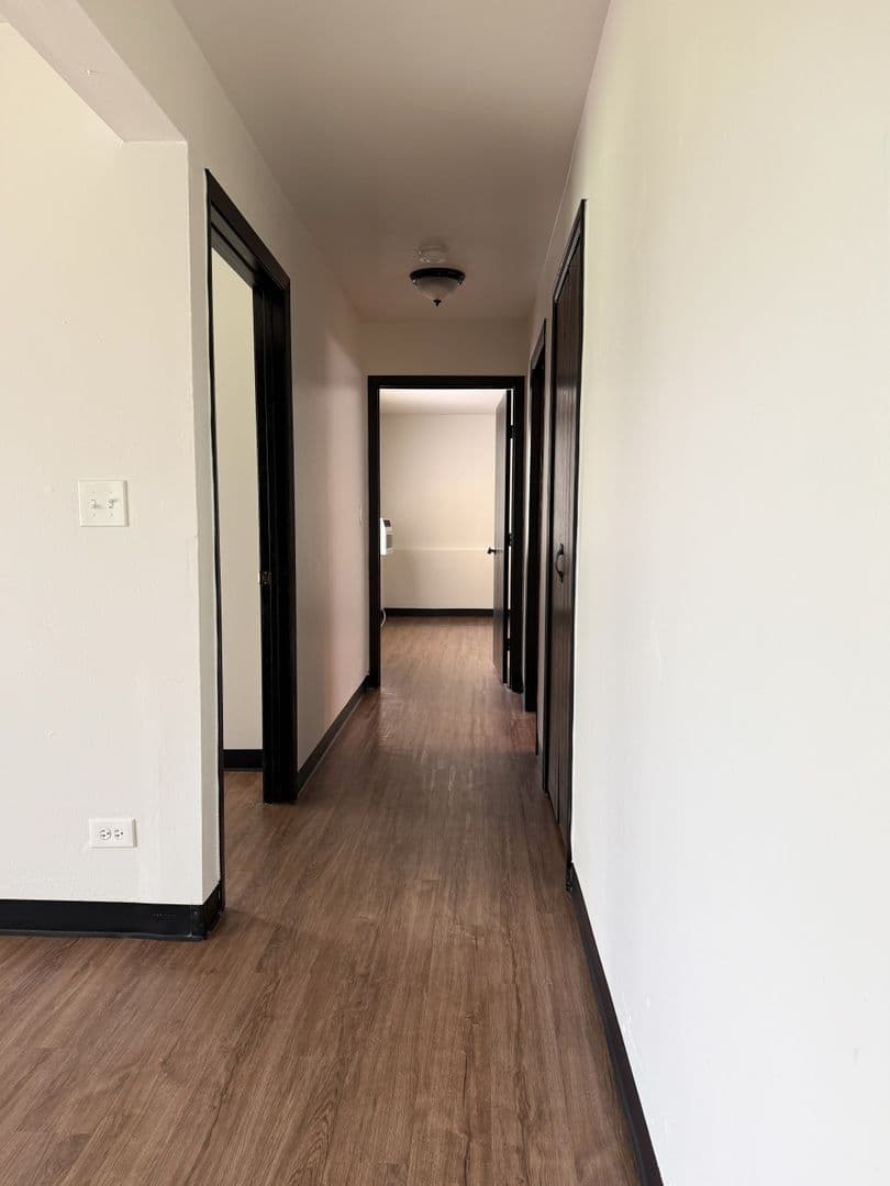 Twin Lakes Apartment: 1601 - 1761 Wilmot Avenue