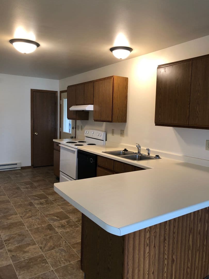 Stevens Point Apartment: 2640-2641 Bush Ct.