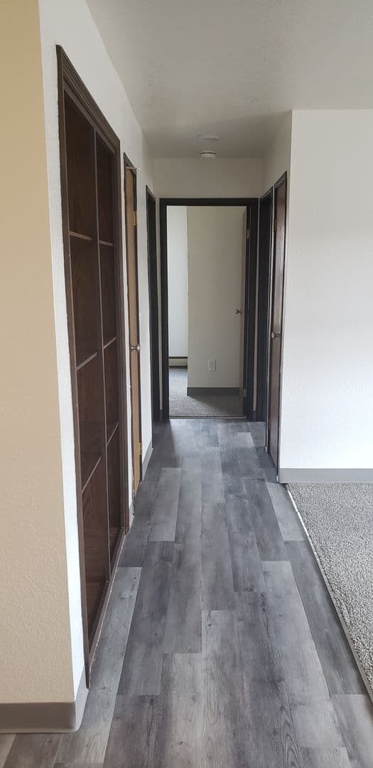 Oshkosh Apartment: 1705 - 1745 Taft Avenue