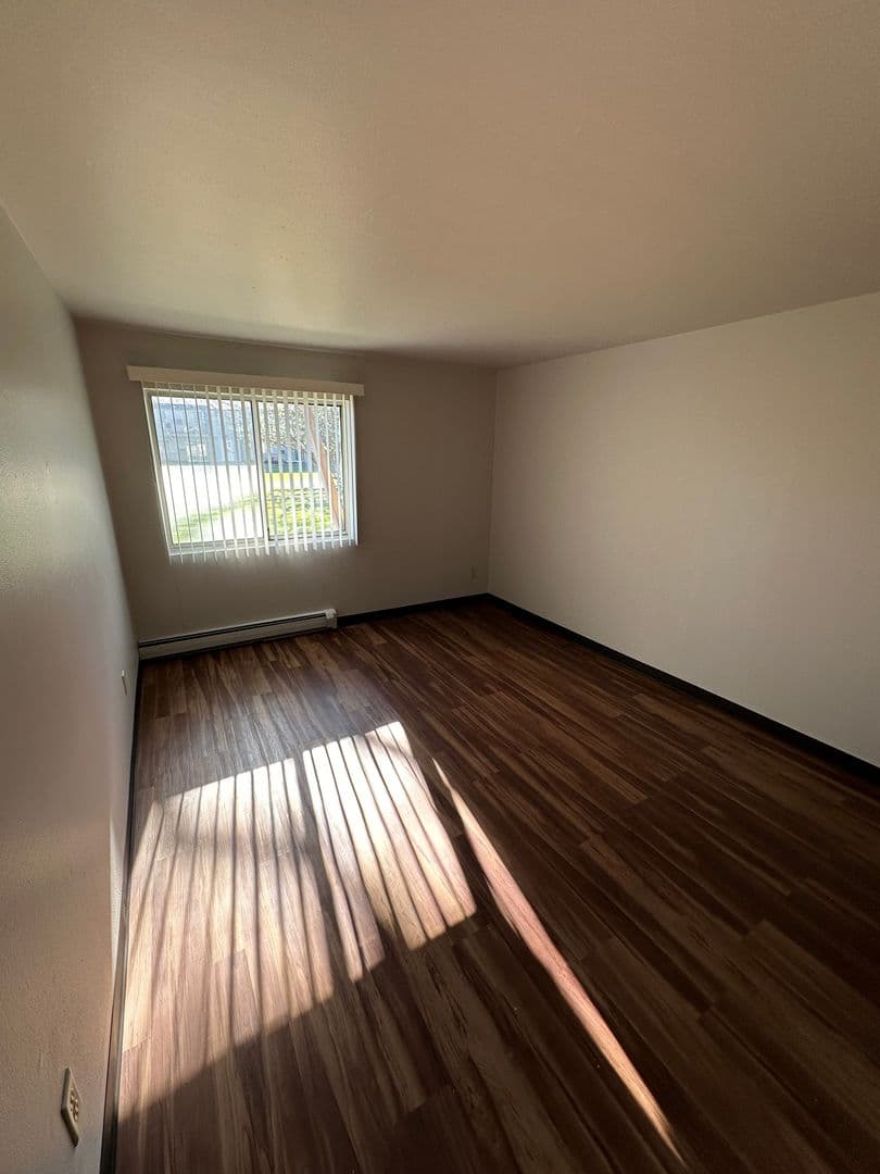 St. Francis Apartment: 4300 - 4340 S. Nicholson Ave