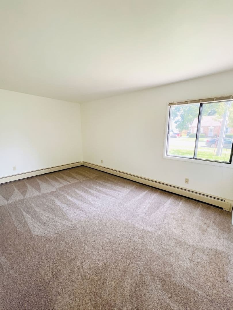 Delavan Apartment: 526-540 Sugar Creek Road