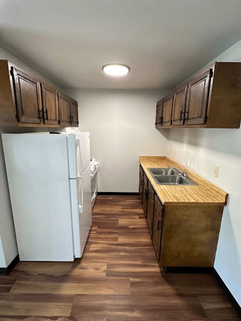 St. Francis Apartment: 4300 - 4340 S. Nicholson Ave