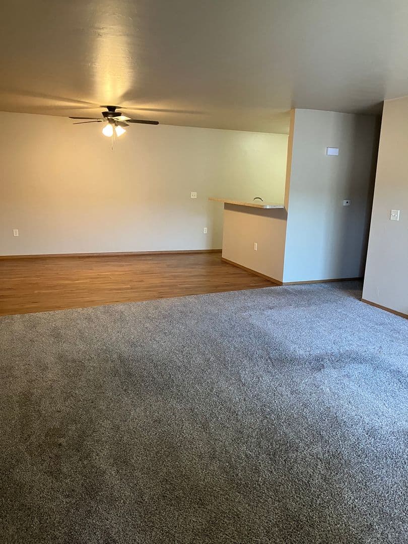 Neenah Apartment: 1251-1275 Christopher Drive