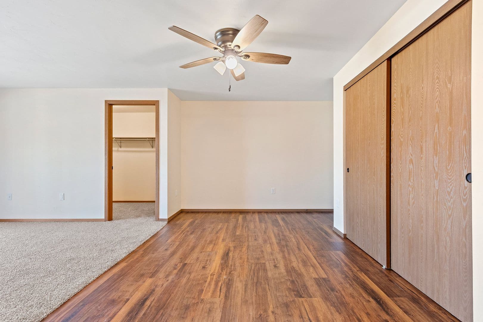 De Pere Apartment: 1258-1290 Scheuring Road