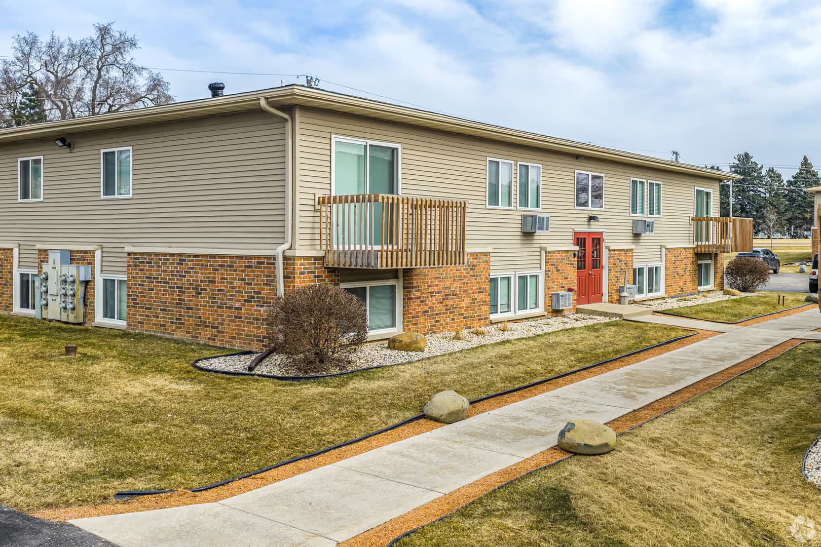 Lake Geneva Apartment: 1110 - 1122 S. Wells Street 311 - 319 E. SOUTH STREET
