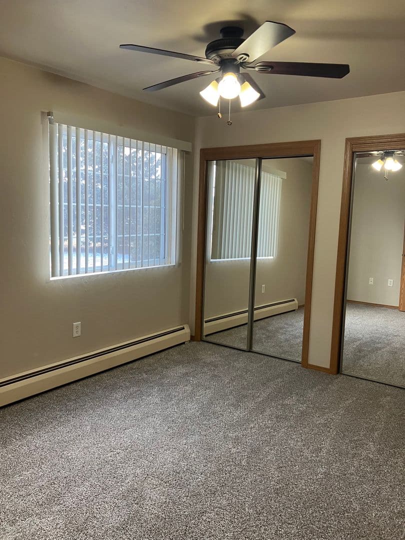 Neenah Apartment: 1251-1275 Christopher Drive