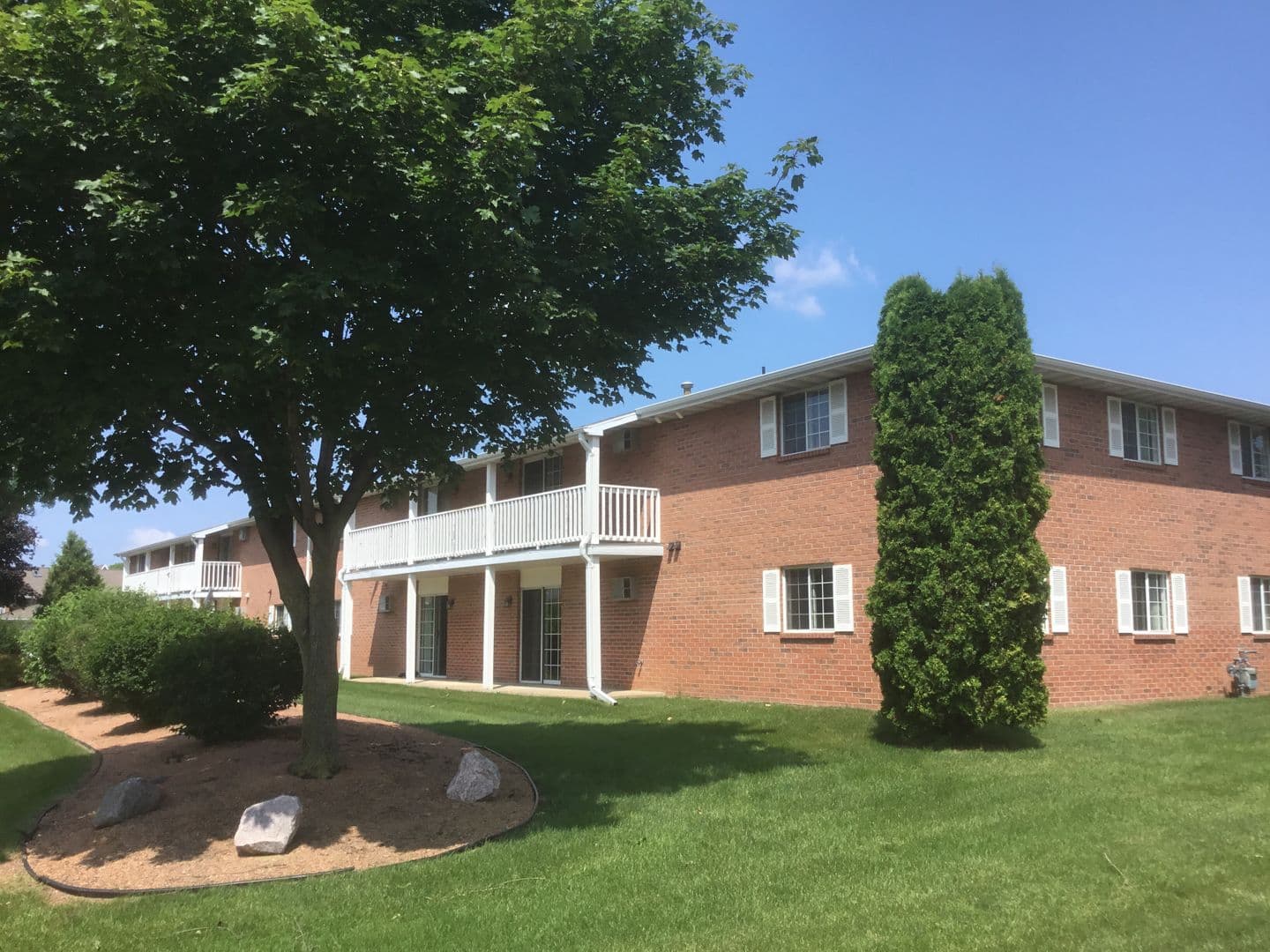 Menasha Apartment: 1300-1350 Lucerne Drive