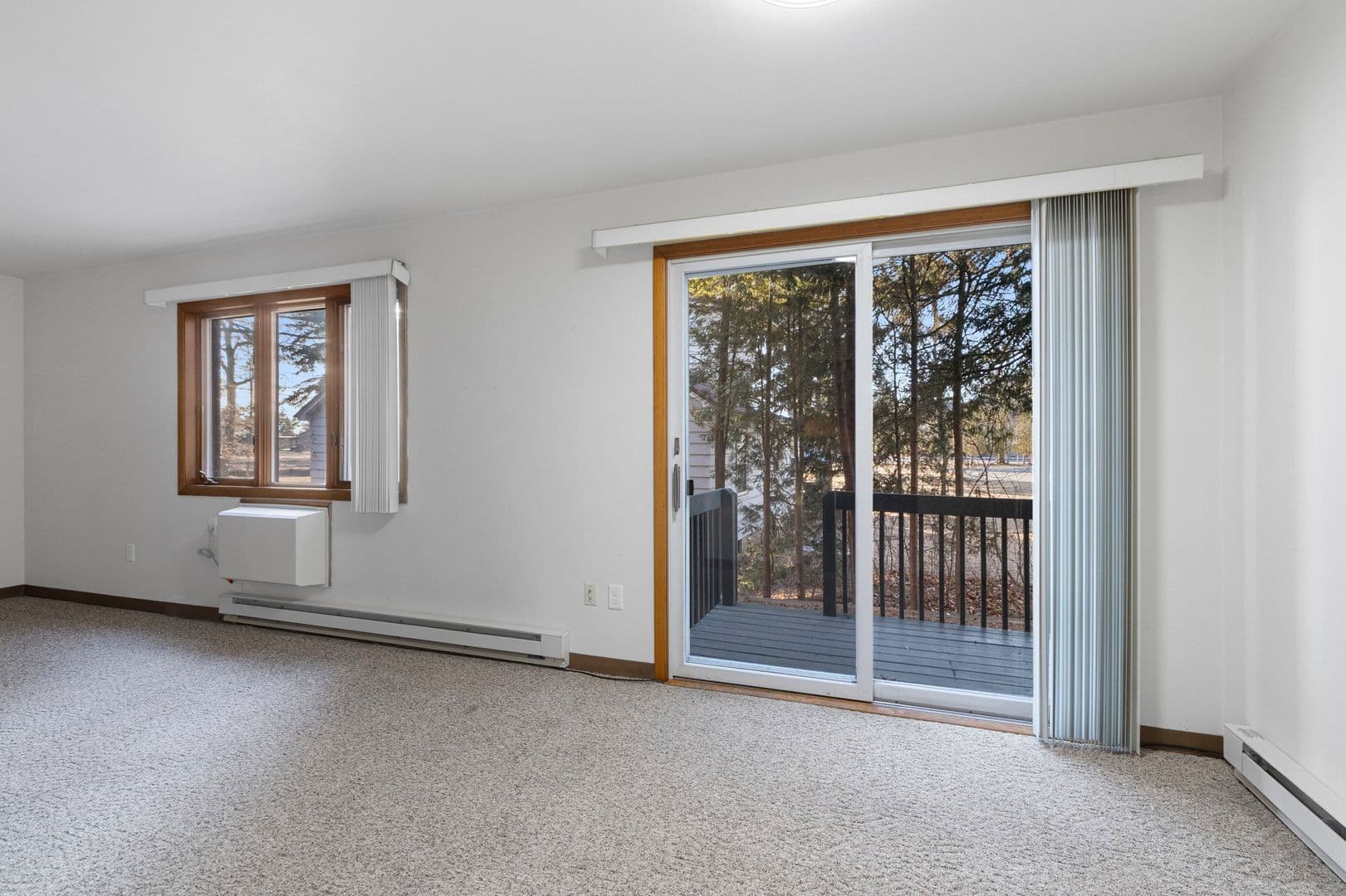 Marinette Apartment: 1105 Cheri Blvd.