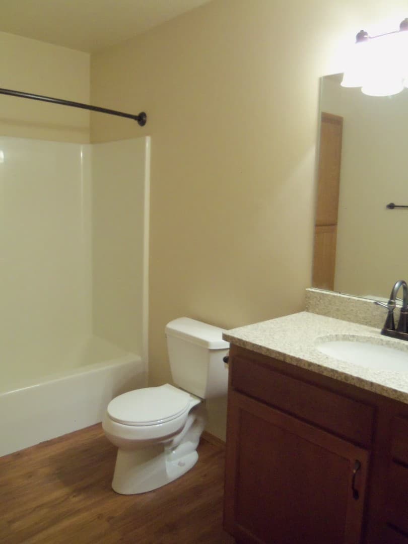 Kaukauna Apartment: 112-184 Lamplighter