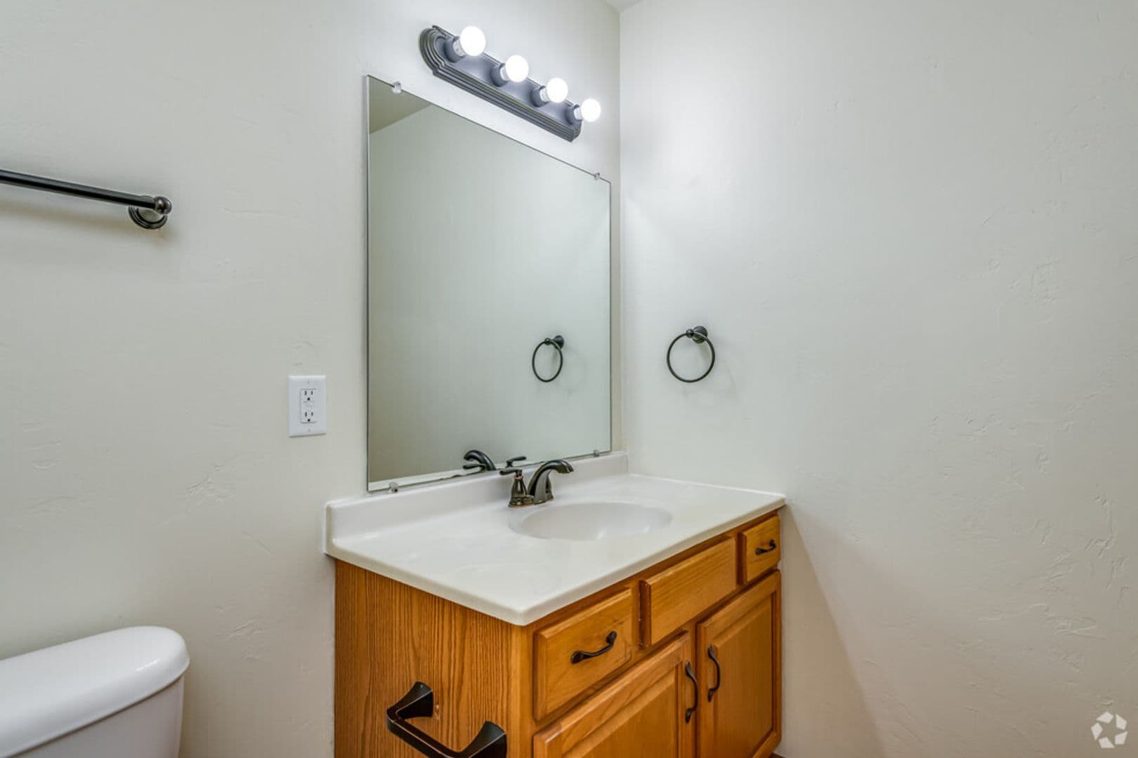 Green Bay Apartment: 1045   1081 Roland Lane