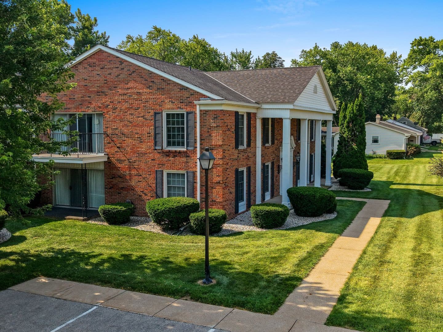 Allouez Apartment: 3001 S. Webster Avenue