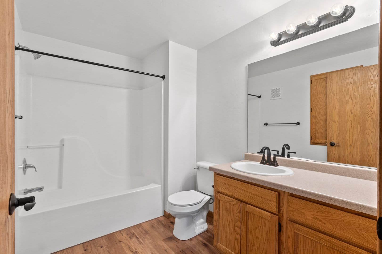 Green Bay Apartment: 1785 Verlin Road
