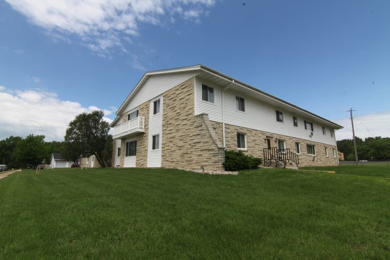 Stevens Point Apartment: 1300 1400 Sixth Ave.