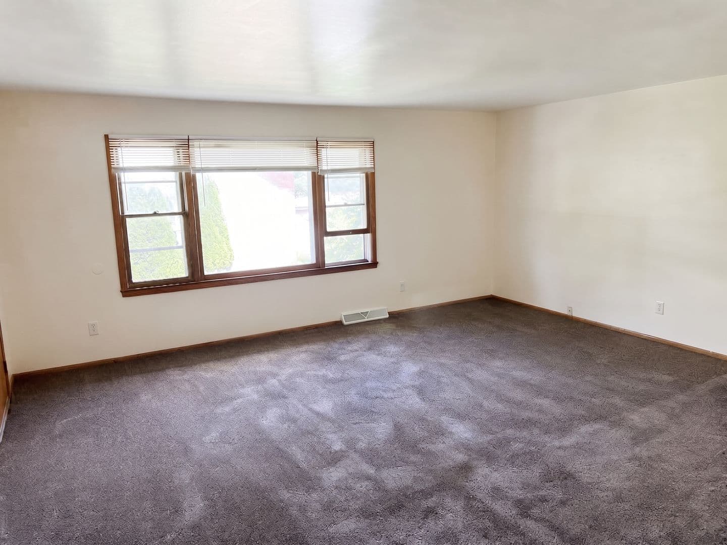 Greenfield Apartment: 4748-4830 S. 68th St & 6610-6710 W. Barnard Ave