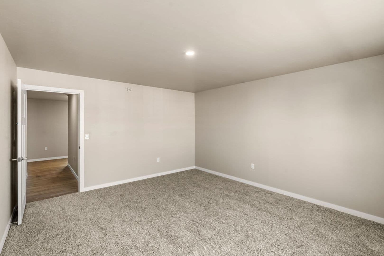 Johnson Creek Apartment: 175-200 Pondview Drive