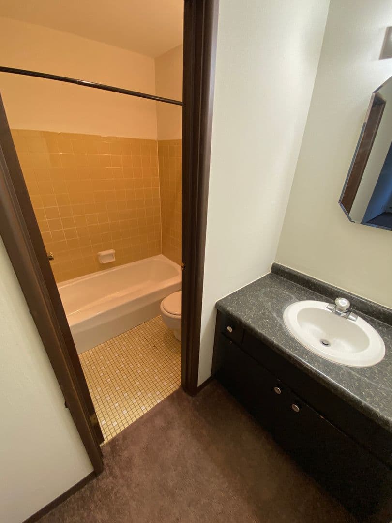 Stevens Point Apartment: 301-327 Michigan Avenue, 2516-2540 Fifth Avenue, 100-124 Minnesota Avenue