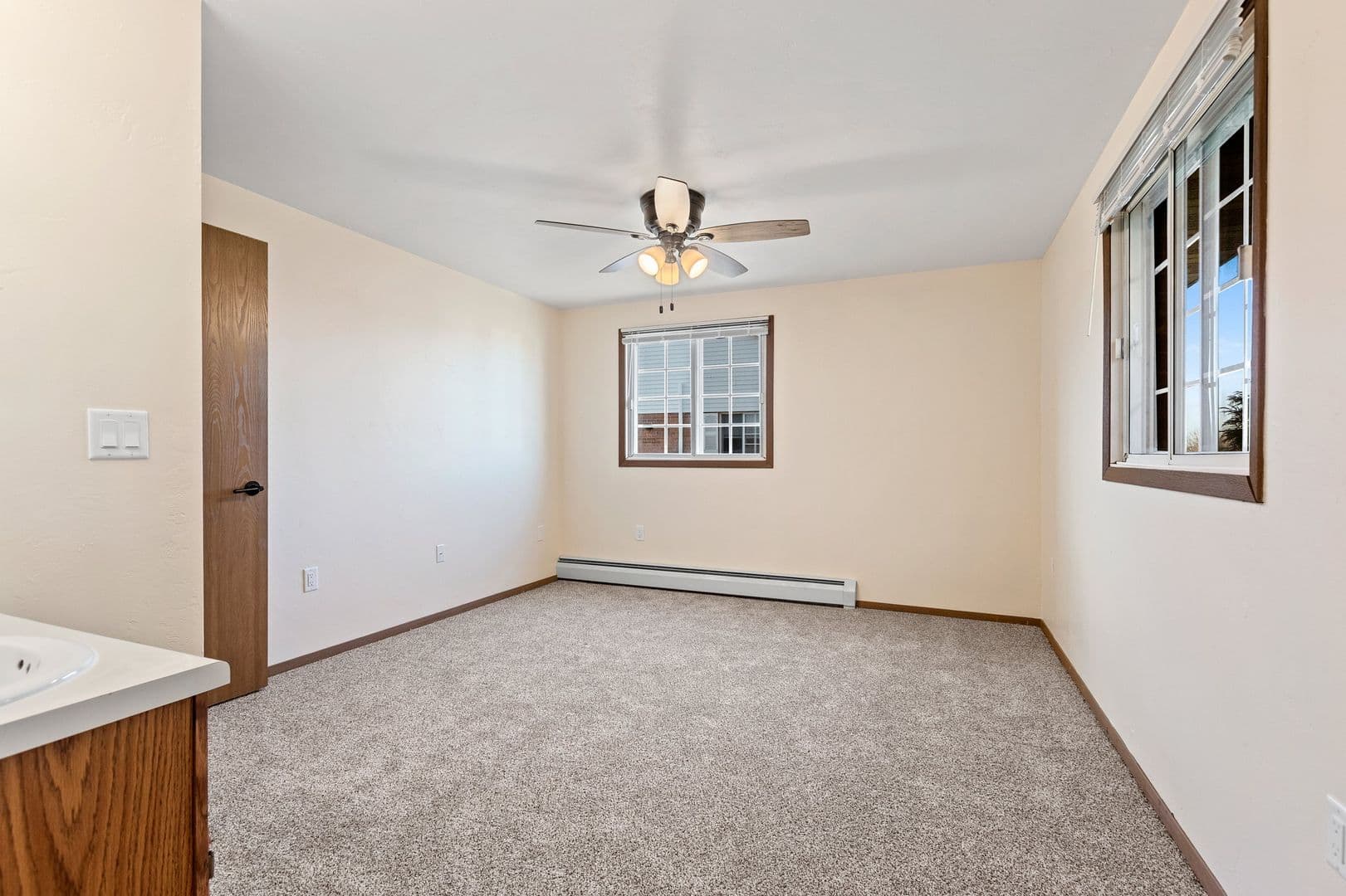 De Pere Apartment: 1258-1290 Scheuring Road