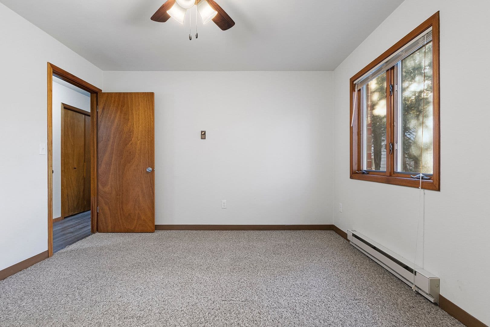 Marinette Apartment: 1105 Cheri Blvd.