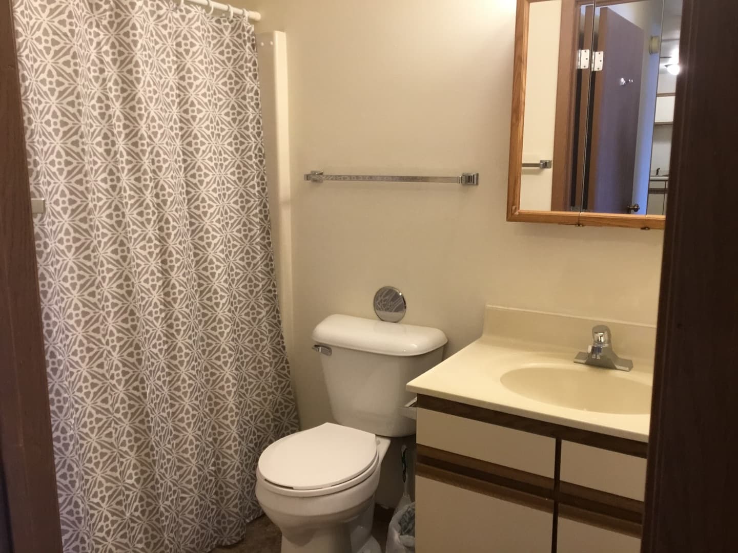 Marshfield Apartment: 1626 N. Fig Ave.
