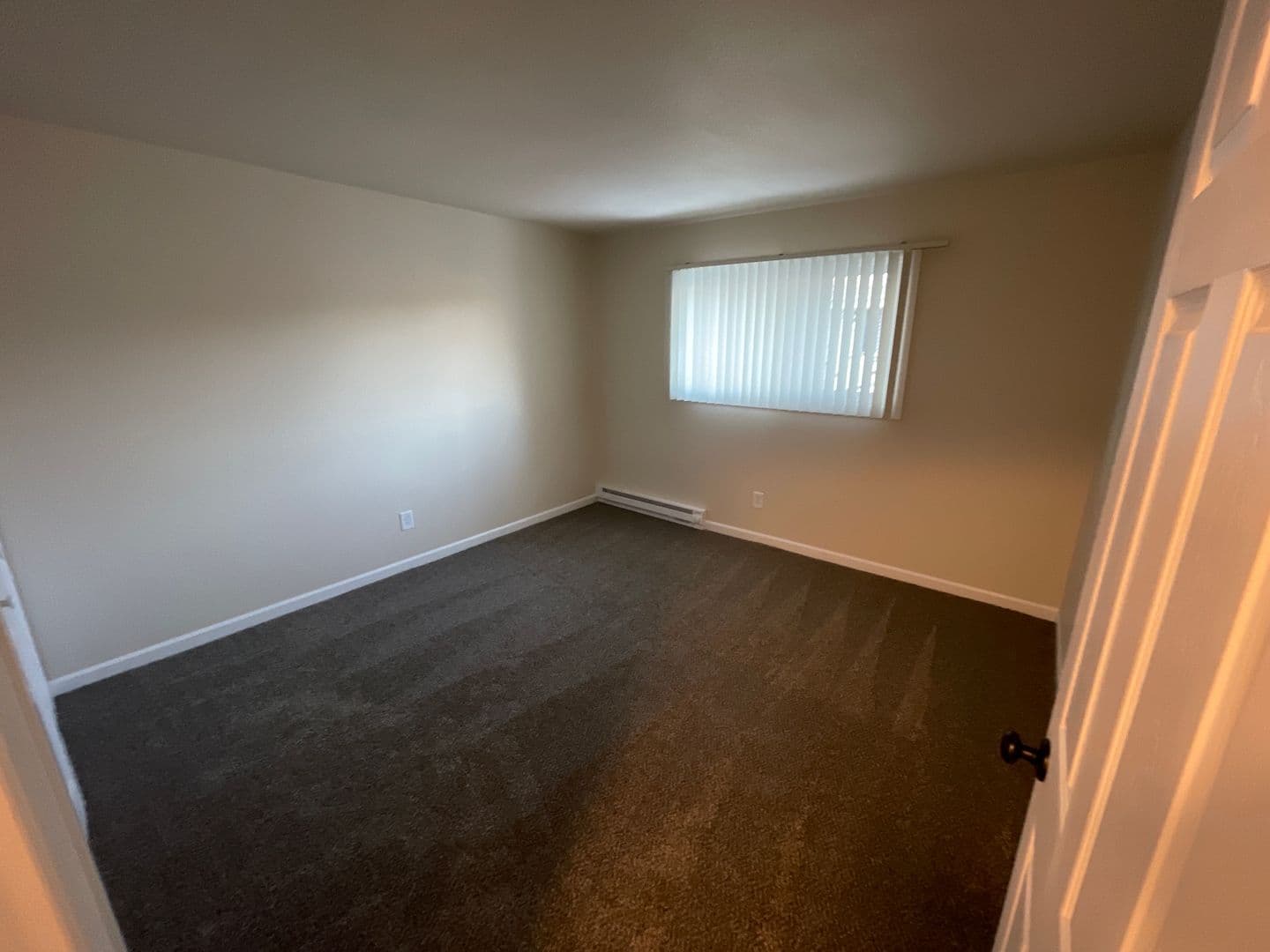 Marshfield Apartment: 1501   1521 S. Locust Avenue