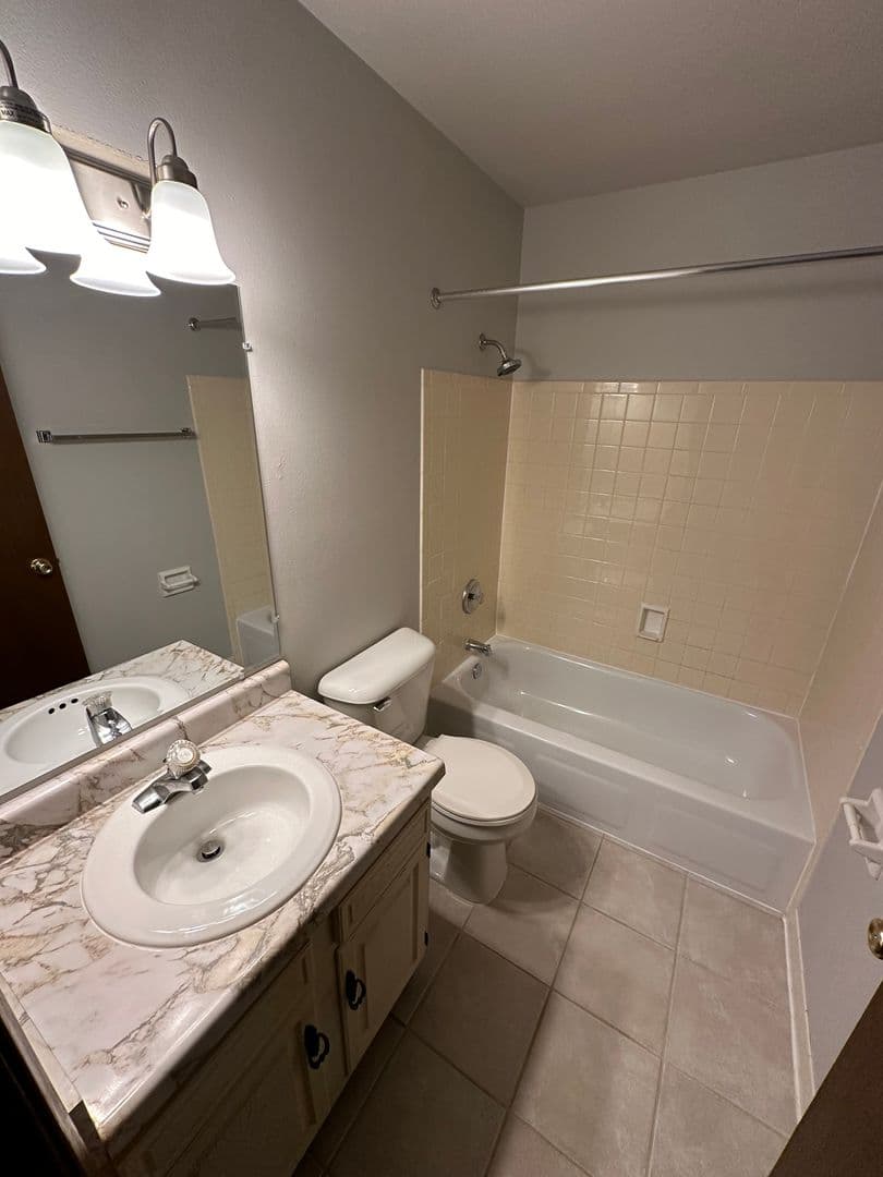 St. Francis Apartment: 4300 - 4340 S. Nicholson Ave