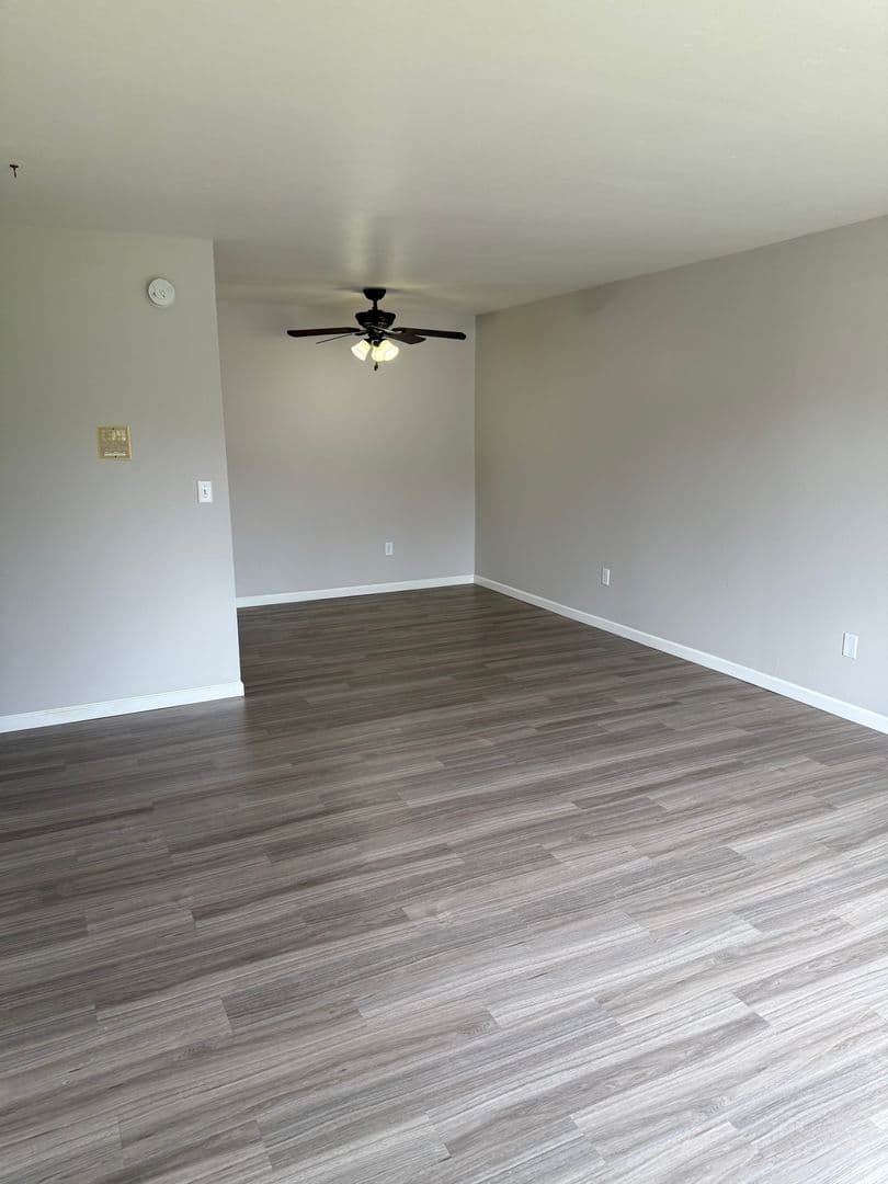 Lake Mills Apartment: 400 Browns Court