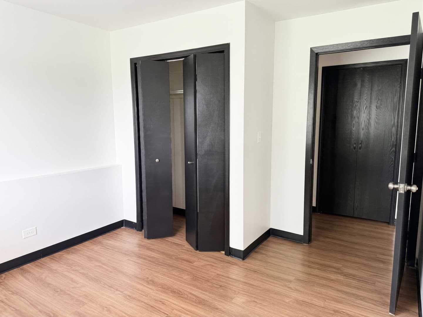 Twin Lakes Apartment: 1601 - 1761 Wilmot Avenue