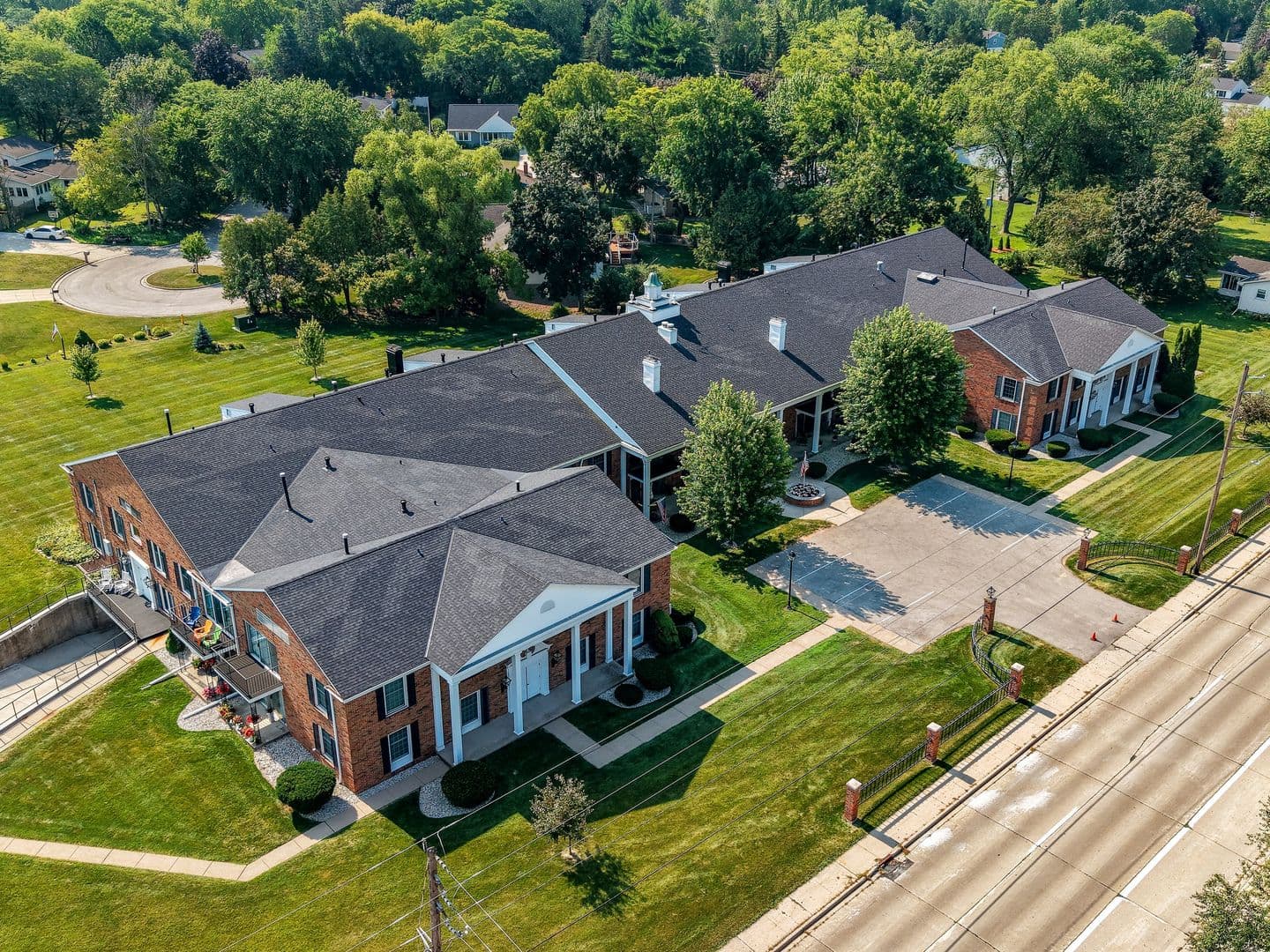 Allouez Apartment: 3001 S. Webster Avenue