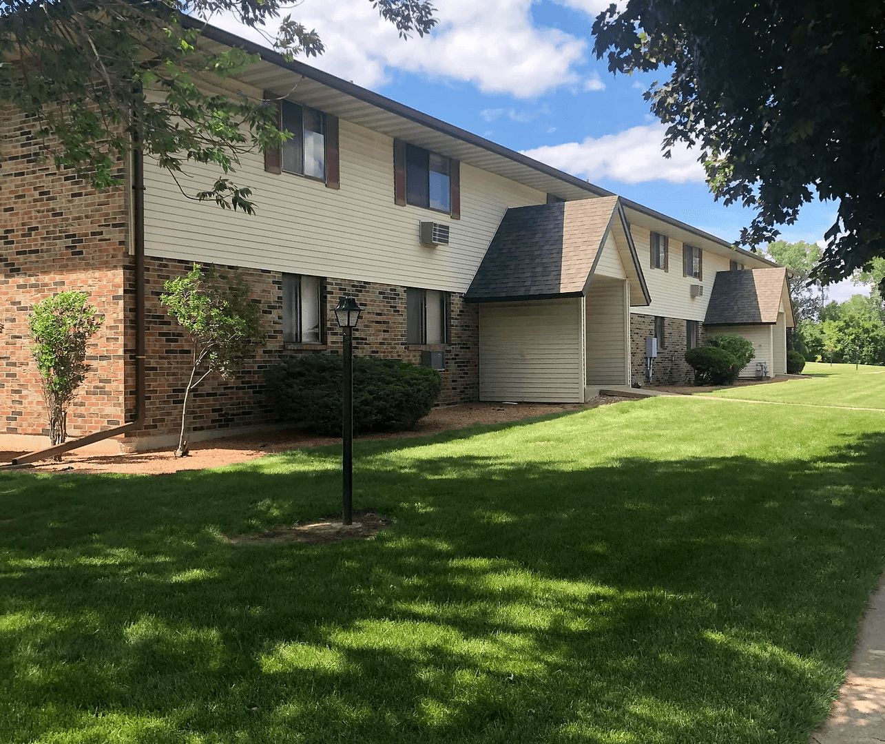 Oshkosh Apartment: 1770 - 1810 Taft Avenue