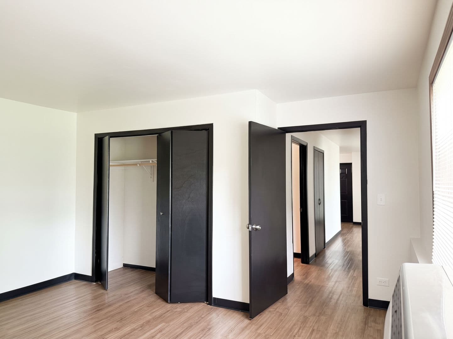 Twin Lakes Apartment: 1601 - 1761 Wilmot Avenue