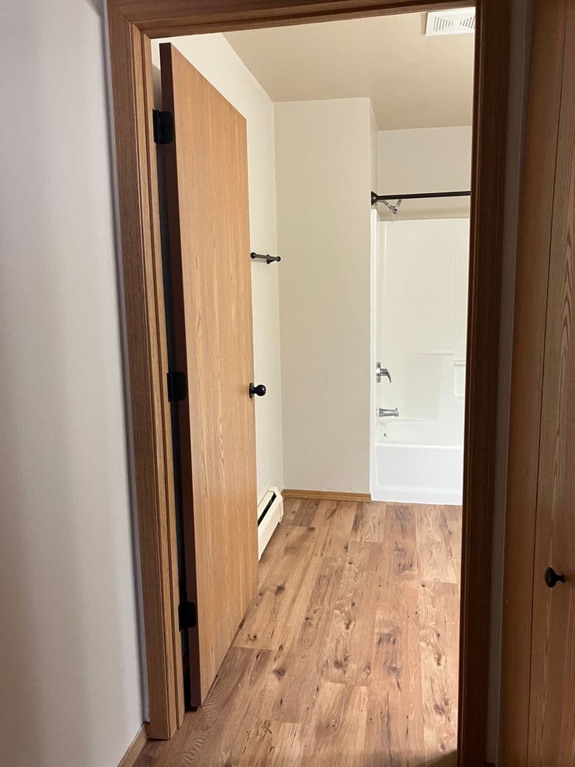 Neenah Apartment: 1251-1275 Christopher Drive
