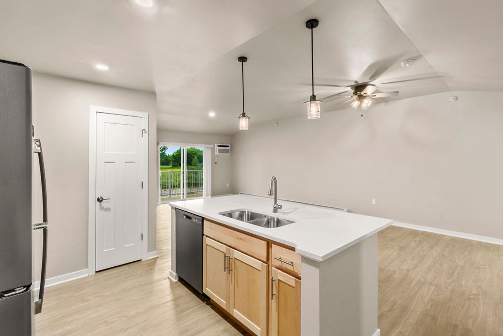 Johnson Creek Apartment: 175-200 Pondview Drive