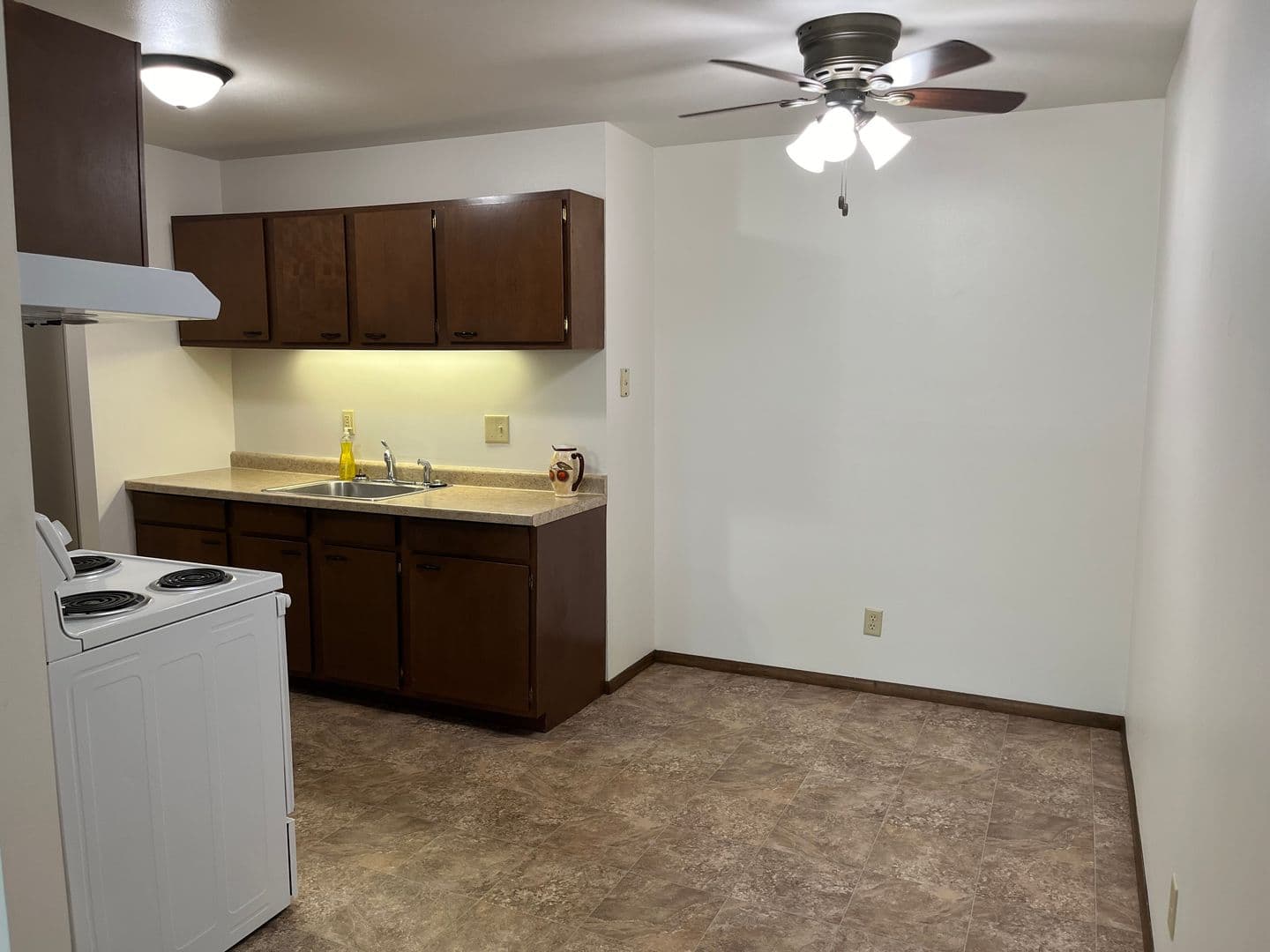 Stevens Point Apartment: 1300 1400 Sixth Ave.