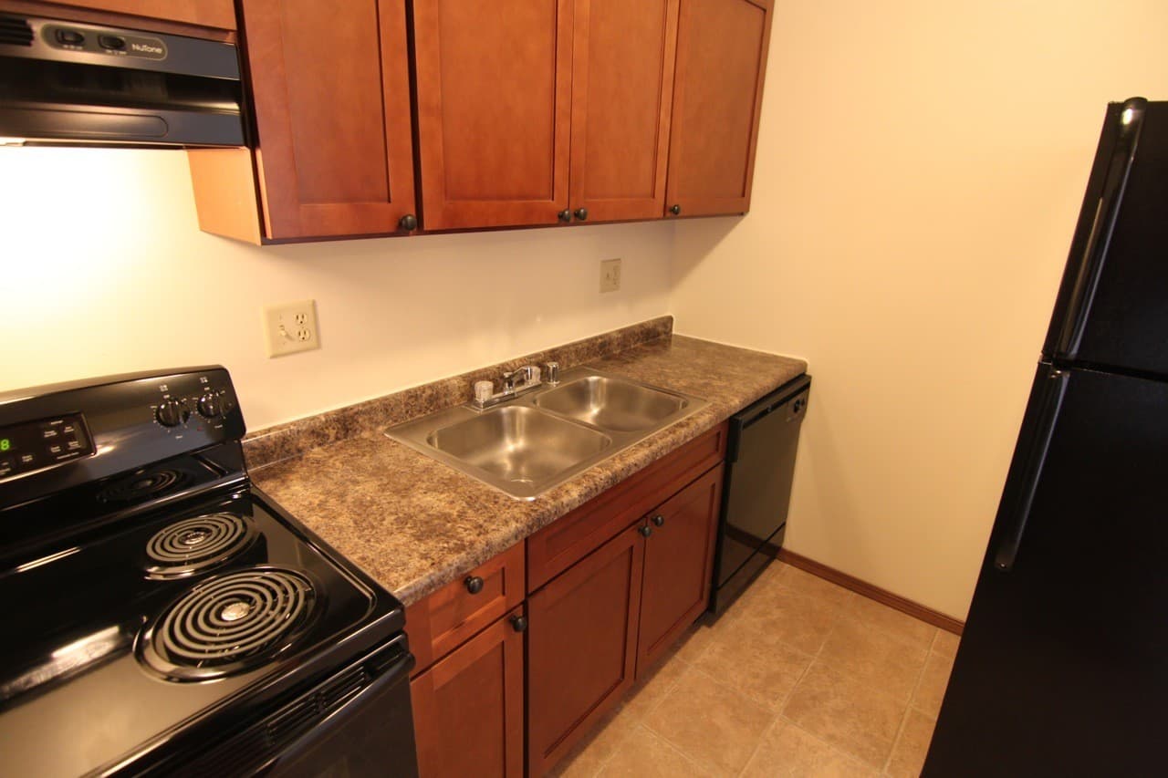 Germantown Apartment: N114 W15775   W15929 Sylvan Cr