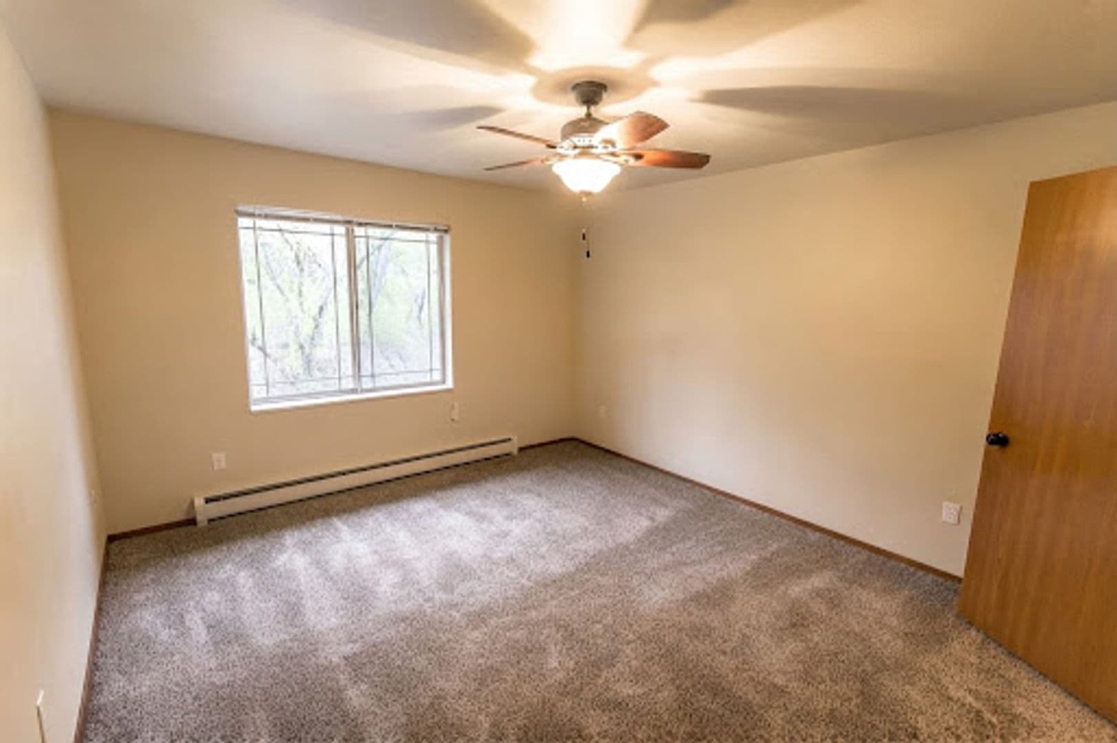 Beaver Dam Apartment: 1100 S. University Ave.