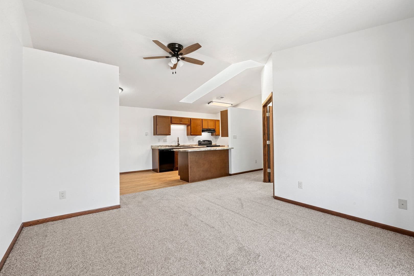 Green Bay Apartment: 2008 2108 Memorial Drive
