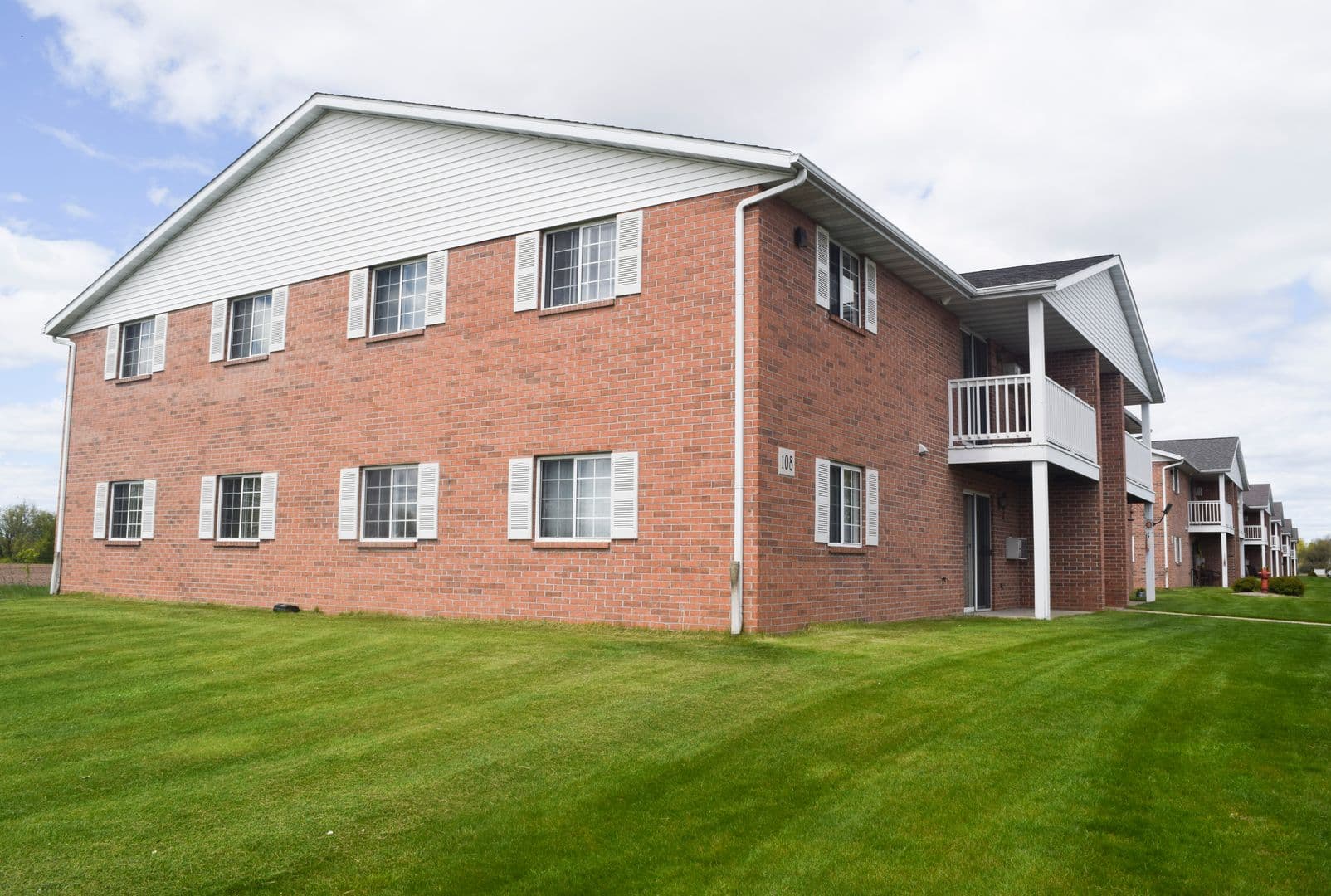 Clintonville Apartment: 100, 102, 104, 106 & 108 W. Campus Drive