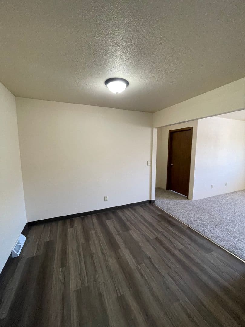 Oshkosh Apartment: 1770 - 1810 Taft Avenue